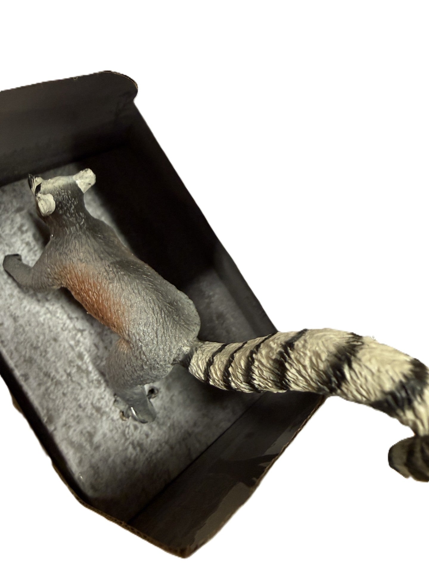 Polyresin Lemur 3" x 3"