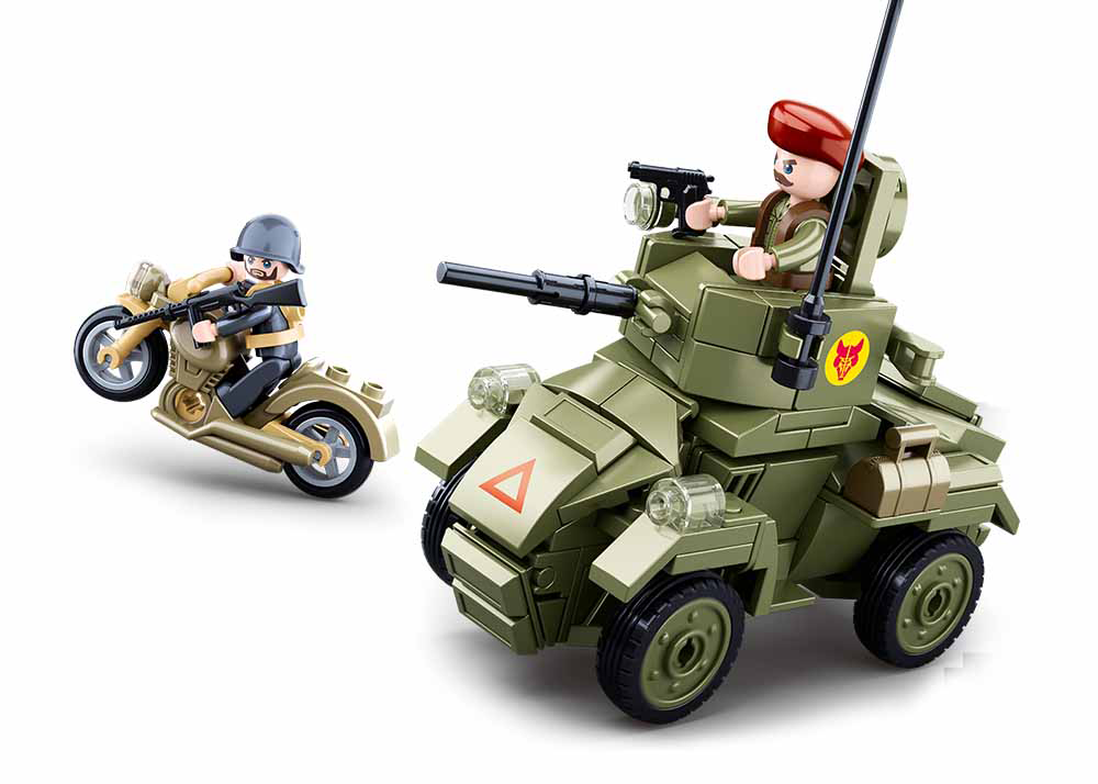 WWII UK Army MK2 Wheeled Armored Vehicle Brick Kit (154 pcs)