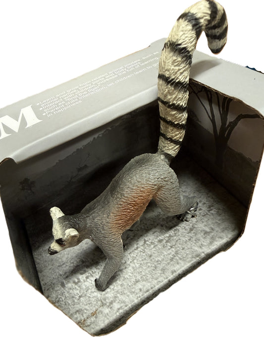 Polyresin Lemur 3" x 3"