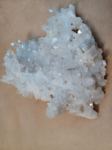 Collectible Quartz Crystal - 33 - DinosOnly.com